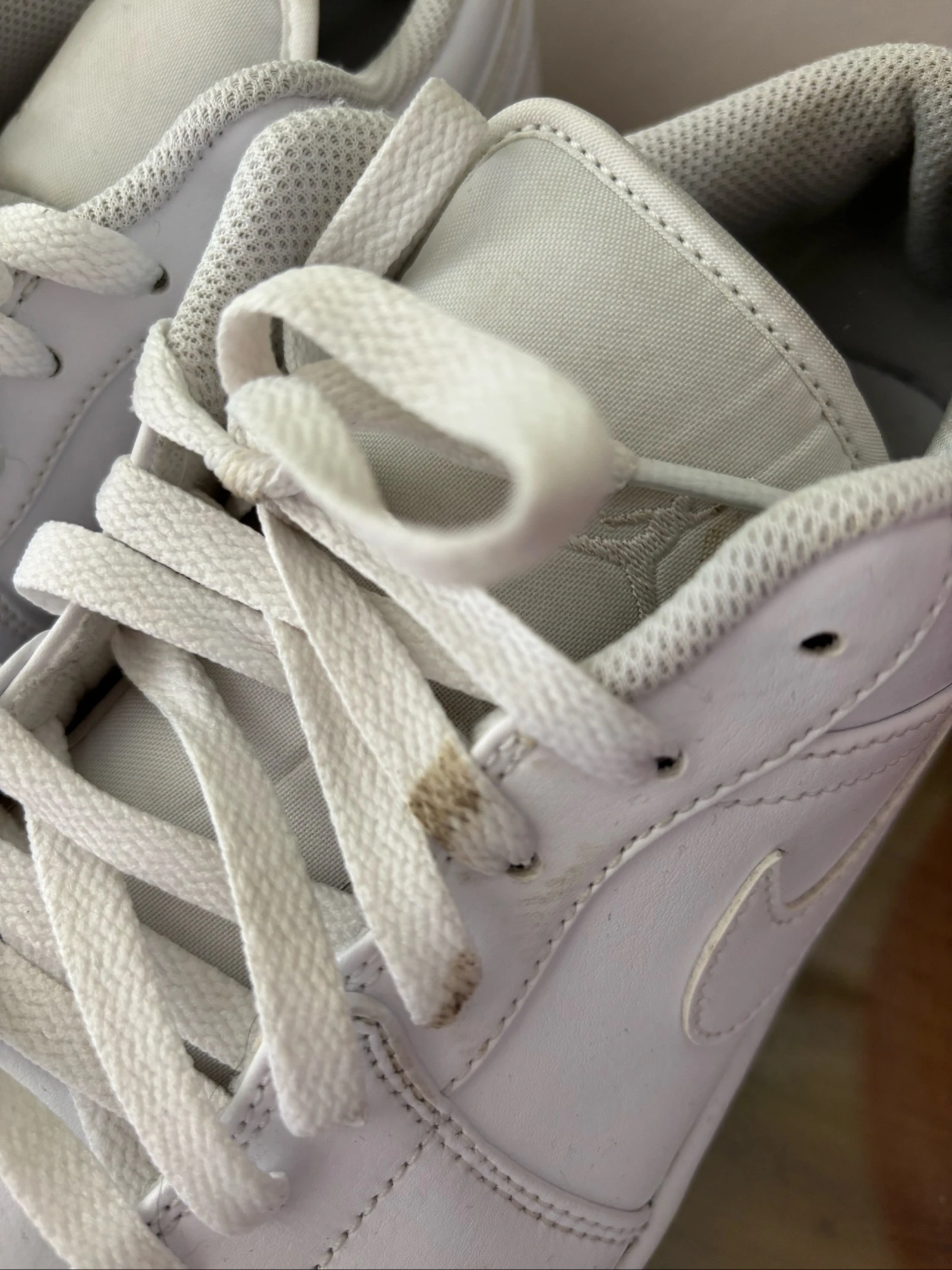 Zapatillas Nike Air Jordan 1 low blancas 43 – photo 10